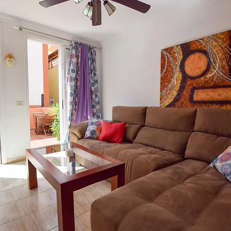 In Front Of The Beach With Swimming Pool Apartment *
