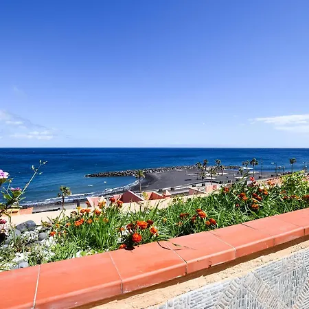 In Front Of The Beach With Swimming Pool Lejlighed